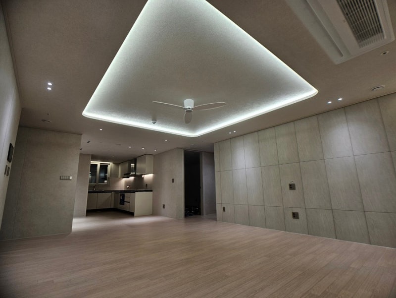 래미안라그란데 — 두 줄 우물에 같은 색을 박은 이유